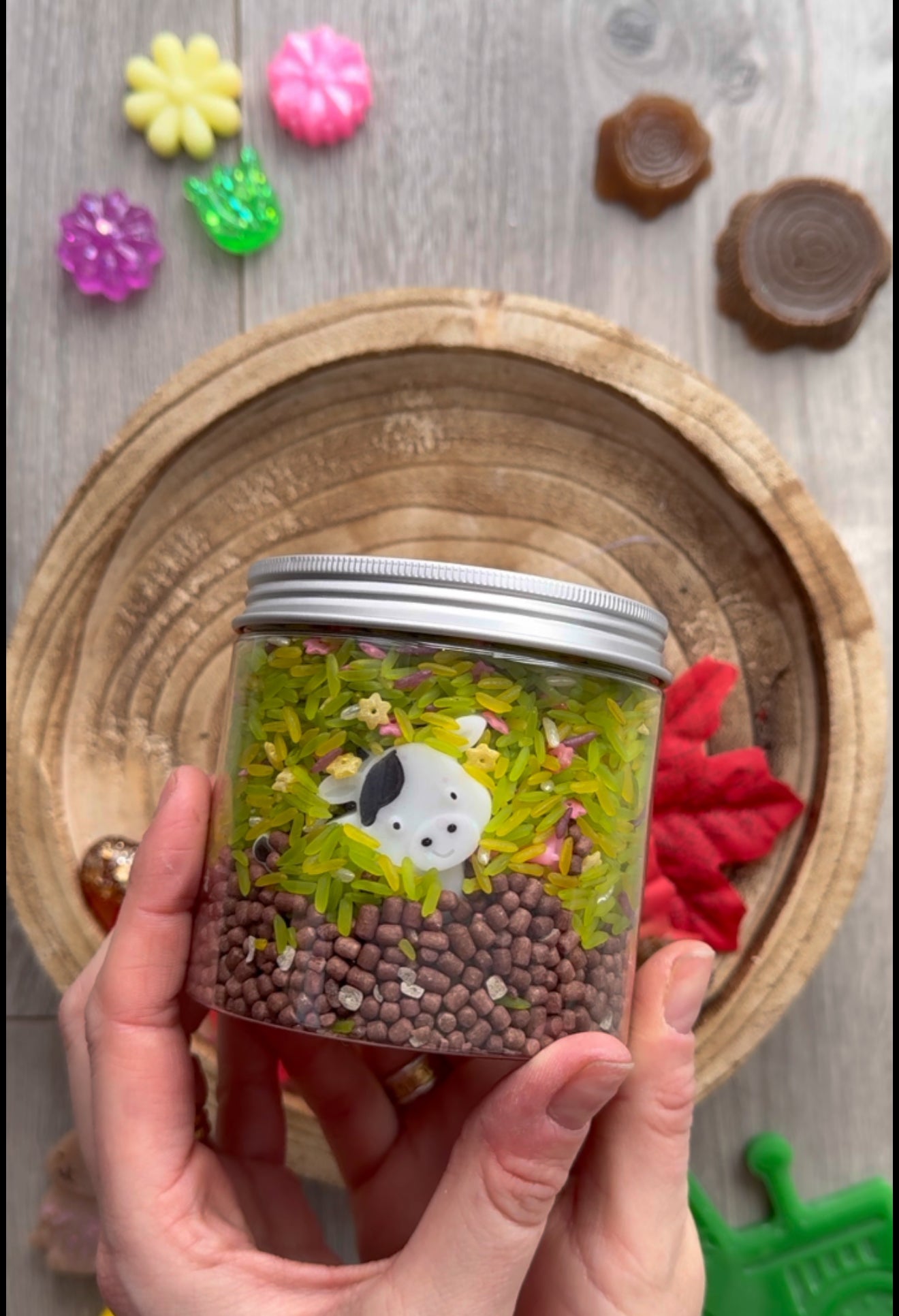 ‘Barnyard & Blossoms’ Pour & Explore Set