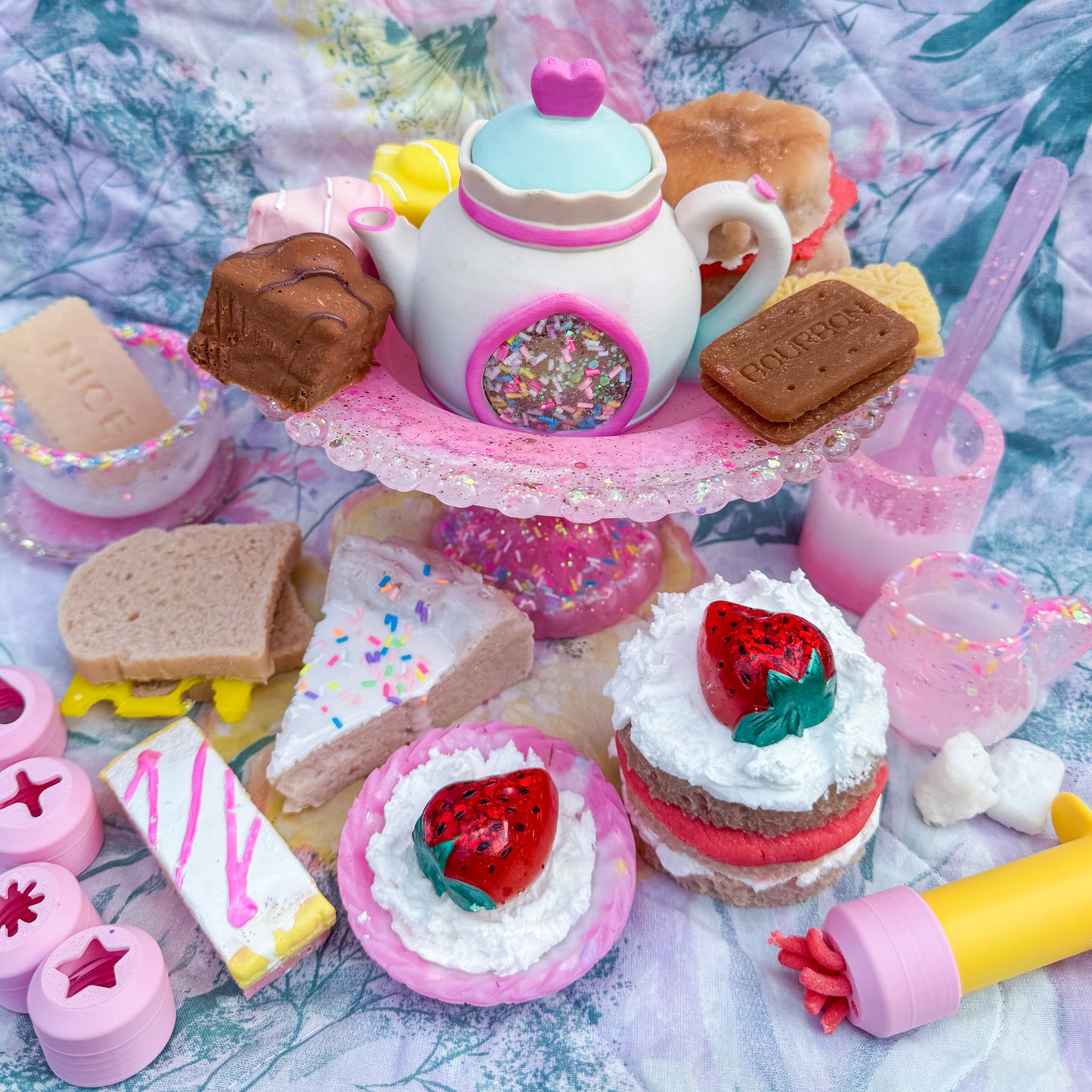 A Very Summery Garden Party Tea Set