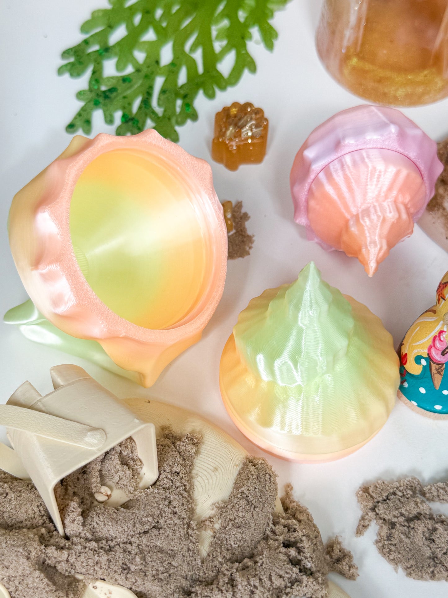 Shimmering Shell Pots