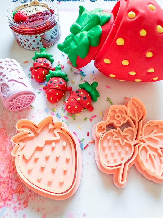 Sweetest Wriggliest Strawberry Kit