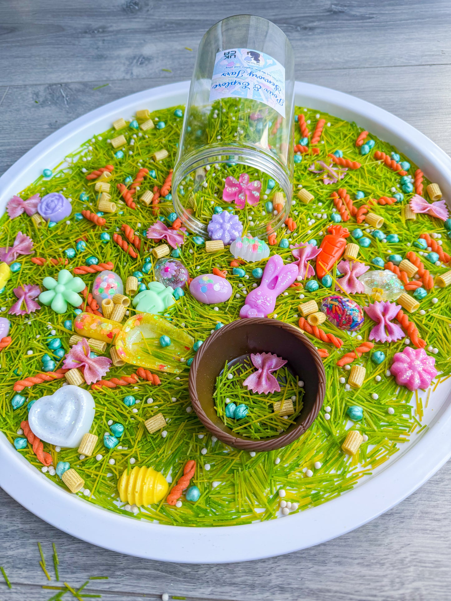 ‘Carrots & Cottontails’ Pour & Explore Set