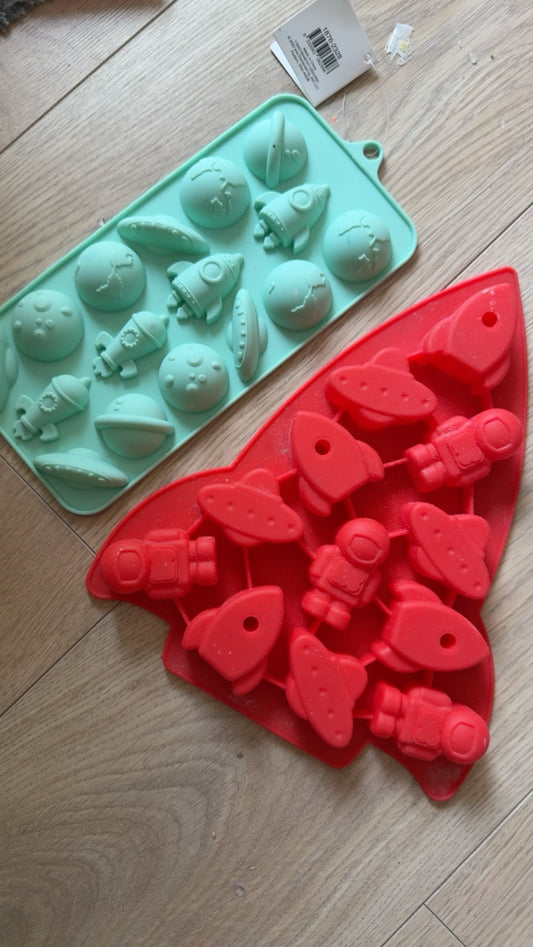 Space themed loose parts set