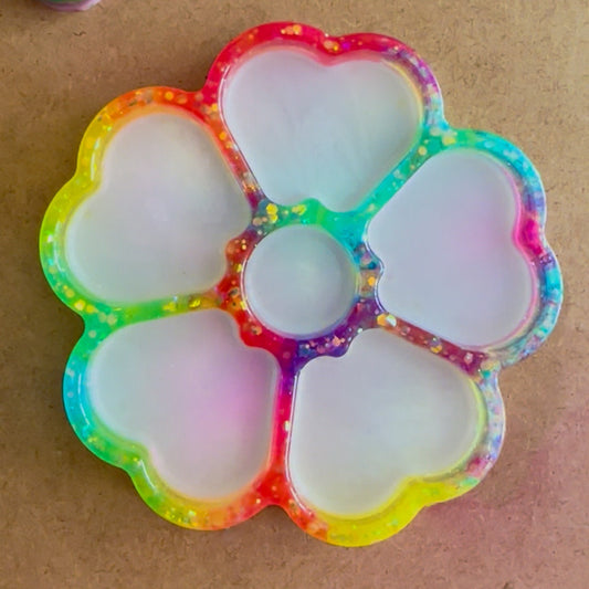 Mini tie dye flower sensory tray
