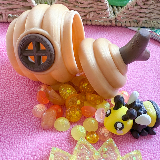 Busy Bee 🐝 Treasure Pot and Gems
