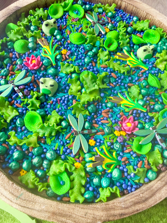 Extra-Ordinary Froggy Pond - Sensory Scoop and Search!