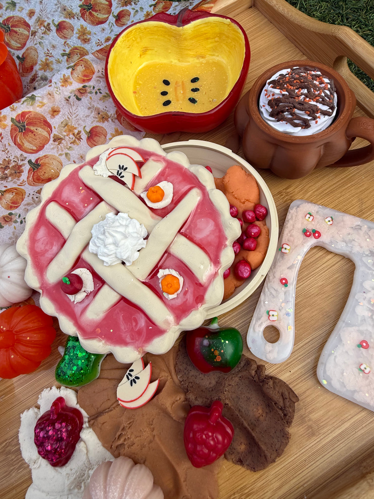 Customisable Autumn Pie