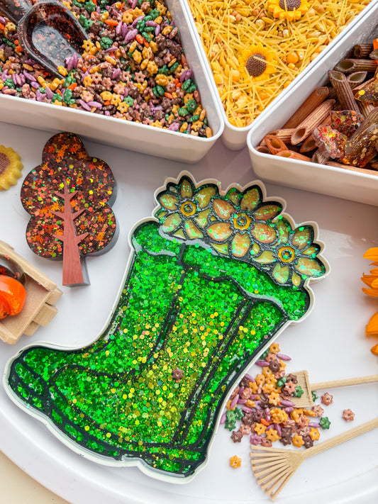 Gardening Wellies Sensory Tinker Tray