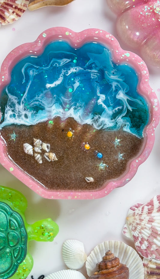 XL seashell trinket with oceanscape