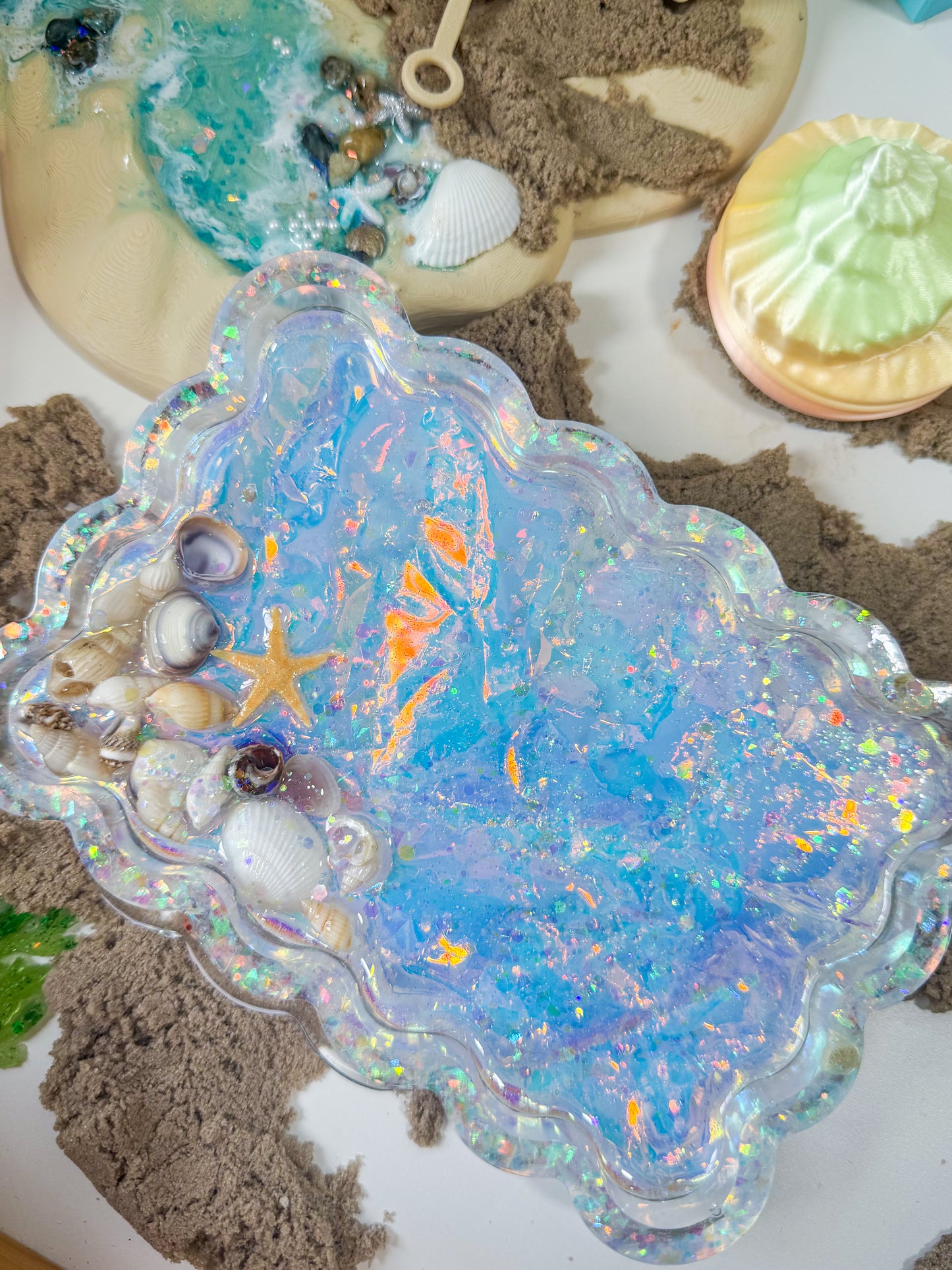 Iridescent Wavy Tray with seashells